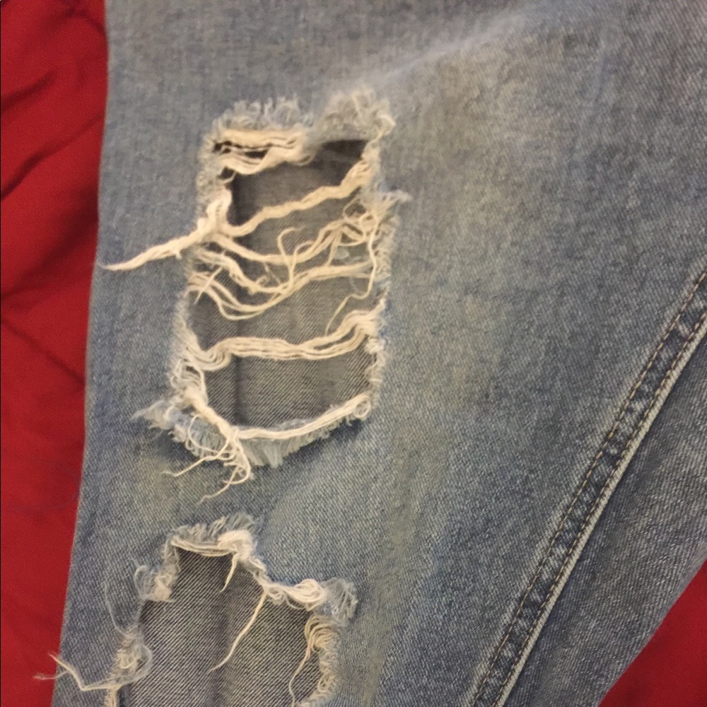 Distressed jeans RIPPED